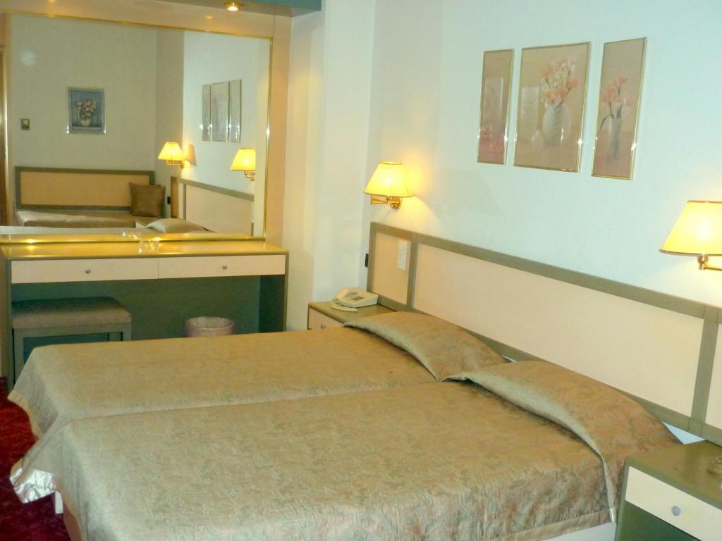 Rainbow Hotel Rhodes City Cameră foto